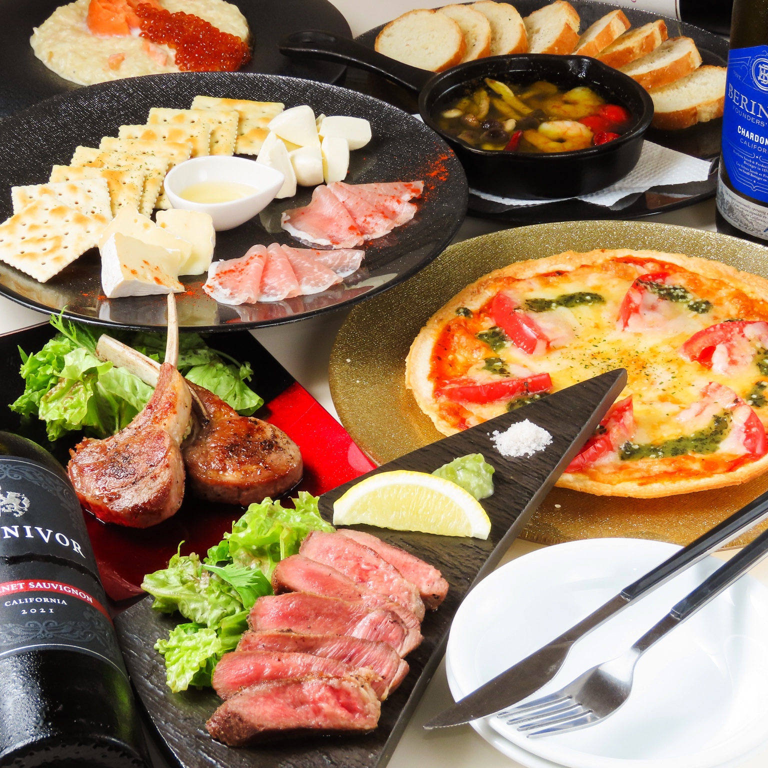 ROOTの料理を並べたテーブル